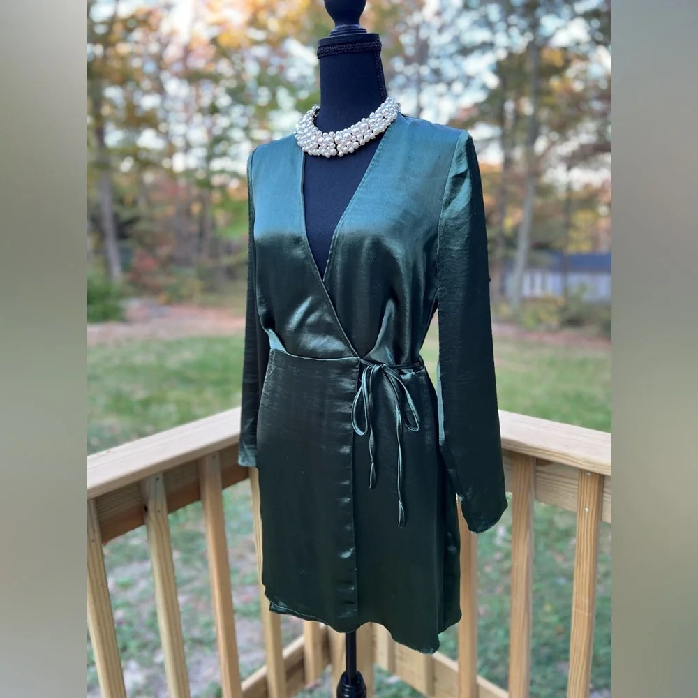 DRESS wrap IN HIGH SHINE‎ SATIN-GREEN size S mini dress - Picture 5 of 7